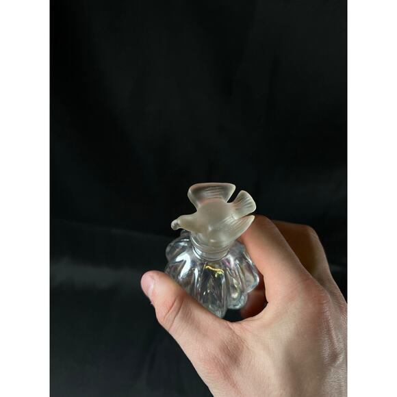 Marked 24% lead crystal Clear perfume bottle with Bird topper EUC vintage - Picture 2 of 11